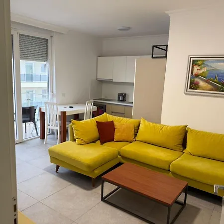 Shengjin Apartment *